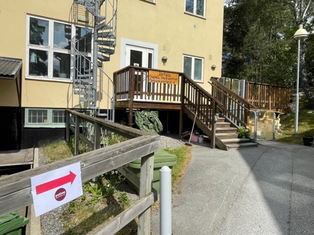 Uppfart mot ingång Fanjunkargränd 6