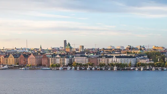 Kvällsvy över Stockholms stads siluett
